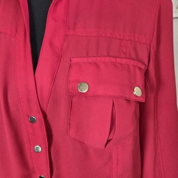 ⭐️Bebe Women's Red Blouse With Gold Accents Size XS - Picture 2 of 6